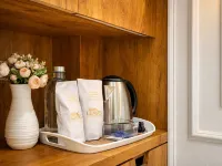 Raw Leaves - Premium Family & Business Hotel Near Rajkot Railway Station Hotels in Rajkot