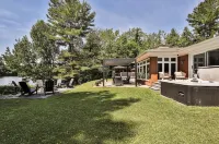 LAKEFRONT CHALET/FAMILY HOME- beautiful water views, hot tub, outdoor activities