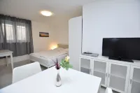 Apartments Leonardo - parking