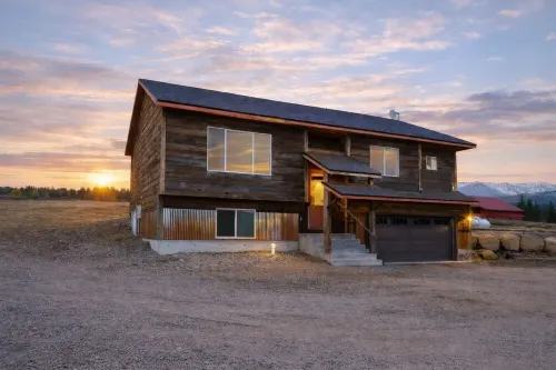 Yellowstone Peaks Lodge+HotTub+5Bdms+WiFi+NearYNP