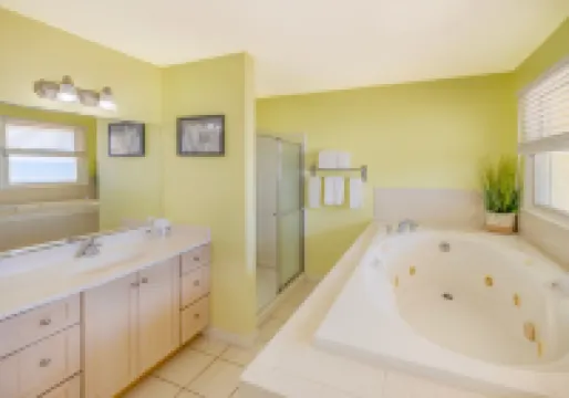 Drifting Sands Oceanfront Hotel