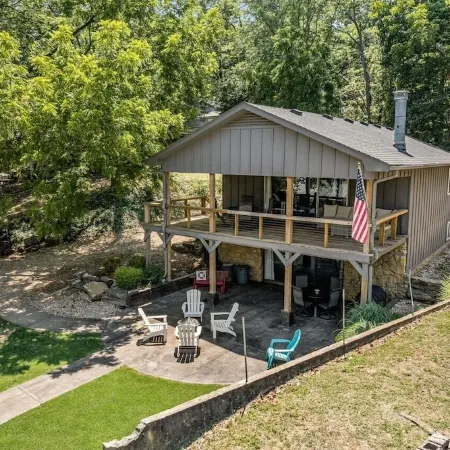 Remodeled cabin on Grand Lake with boat slip and boat dock.  Pet-Friendly!