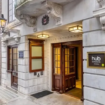 Hub By Premier Inn London Farringdon - Old Bailey Отели рядом с достопримечательностью «Улица Флит-стрит»