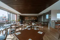 Canada Central & Rooftop - 2-Star