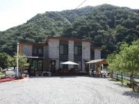 Jecheon Kakao Pension Hotels near Baeglyeonsa