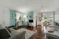 Studio Blue Petit - Happy Rentals
