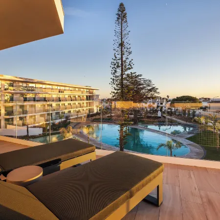 Castelo Suites Hotel