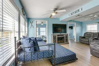 1 Block to Surfside Beach: Home w/ Deck! - Wifi