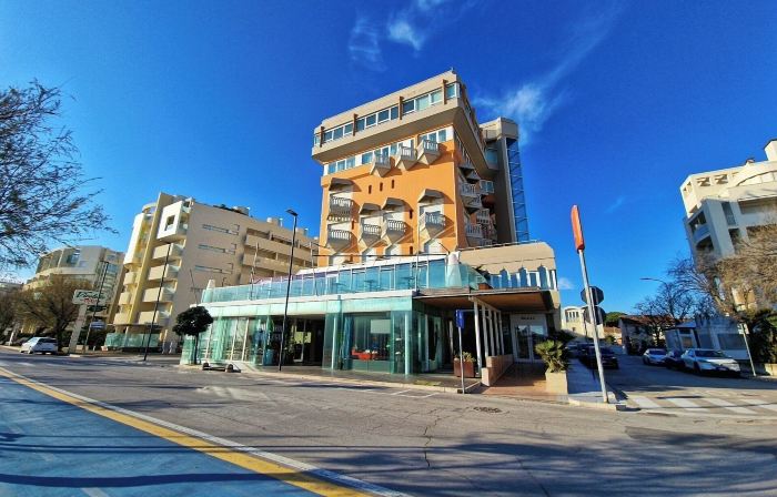 City Hotel
