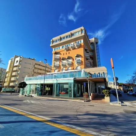 City Hotel