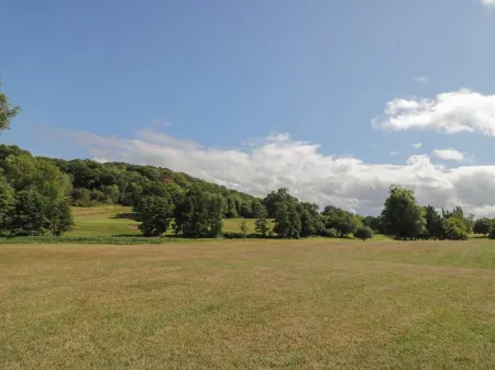 Raglan Lodge