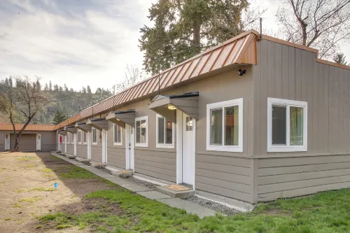 3 Mi to Downtown Spokane! Cozy Couples Retreat - Kitchens