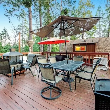 The Cabin Life- Dog Friendly w/3BR+loft & Hot Tub