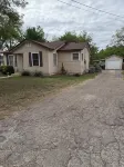 Charming 2-bedroom house in welcoming quiet Hondo w HEAT AC, WiFi, cable