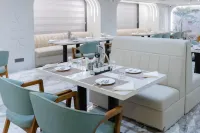 Emerald Luxe A Boutique Hotel Mohali Chandigarh - breakfast