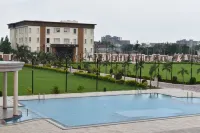 Nirvana Grand Hotel & Resort - piscina