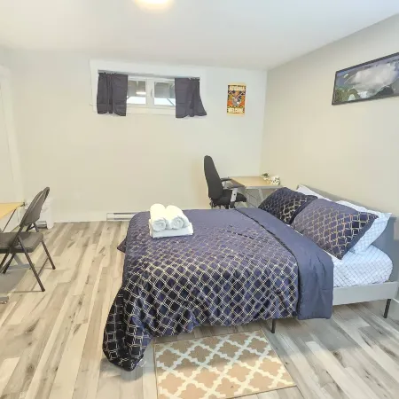Cozy Newly Built Room