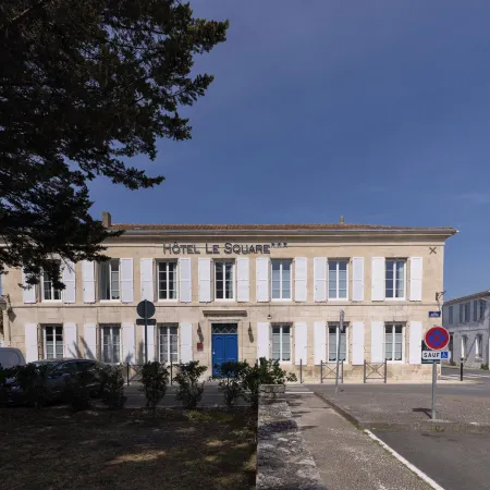 Hôtel le Square Отели в г. Сен-Пьер-д'Олерон