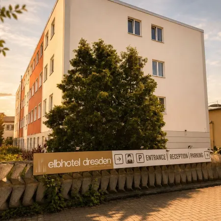 ELBHOTEL Dresden by AURUM Отели рядом с достопримечательностью «Коссебауде»