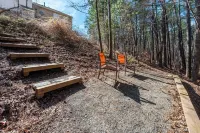 Modern 3-br Townhome w Private Backyard Near RTP