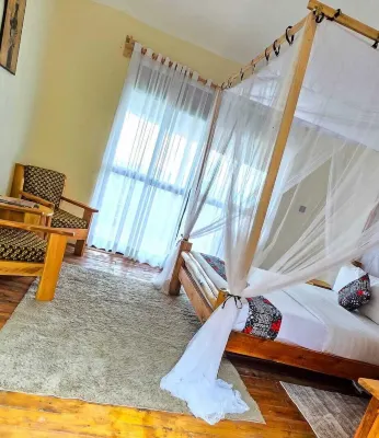 Bwindi Neckview Lodge