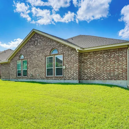 Modern Home Near DFW: Work, Play + Relax!