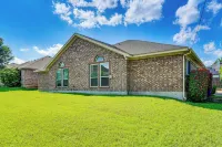 Modern Home Near DFW: Work, Play + Relax! - 2 stjerner