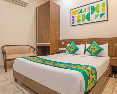 Treebo Elegant Palace Hotels near NSIT