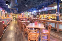 Wyndham Grand Executive Center Little Rock Airport - bar