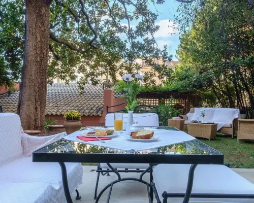 Siora Vittoria Boutique Hotel Hotels near Public Library