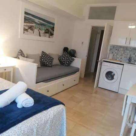 Charming Studio Apartment with Pool Access in Central Gibraltar