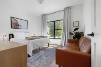 Luxury Beach Retreat: Private Beach + Bonus Tiny House - 4 tähden