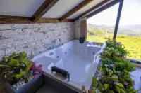 Poison Garden Suite & Spa