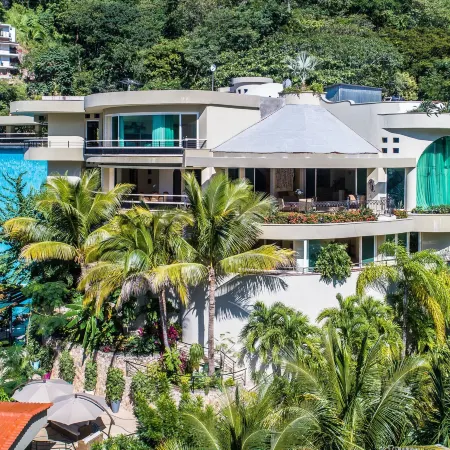 Family Vacation Home, 10 Miles from Downtown Pv Romantic Zone, Ocean Frontage