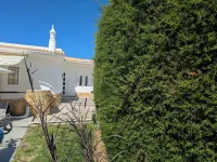 Ruime Villa van 280m2 met Zwembad in Olhos D'agua - Villa