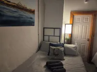 Beachfront Studio Suite Downhill - Wifi