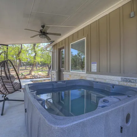 Crazy Horse-close to Canyon Lake Marina!