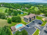 Rooster's Getaway and Studio Stay - Apartments