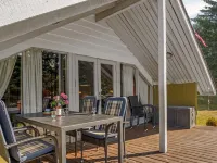 "Maritha" - 950m from the Sea - Homestays
