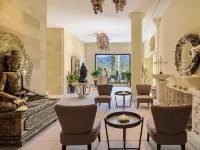 Royal River, Luxury Hotel - Parkering