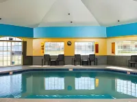 Hotel J Green Bay - Pools