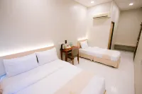 Rovers Hotel - 3-Star