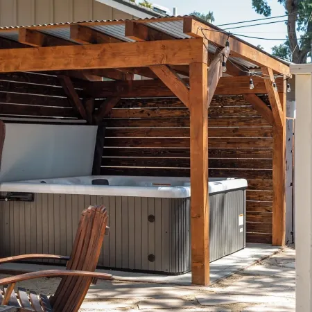 Bella Villa - Vine Cottages by Avantstay Hot Tub + Firepit + Bocce Downtown Paso Robles