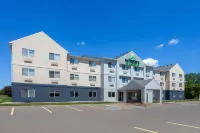 Wingate by Wyndham Oshkosh - Swimmingpools