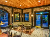 Andrew Pinckney Inn Hotel berhampiran Dataran Marion