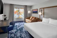 Fairfield Inn and Suites Rochester East - parking