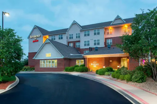 Residence Inn Louisville Northeast - parking