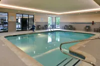 Courtyard Detroit Utica - Swimmingpools