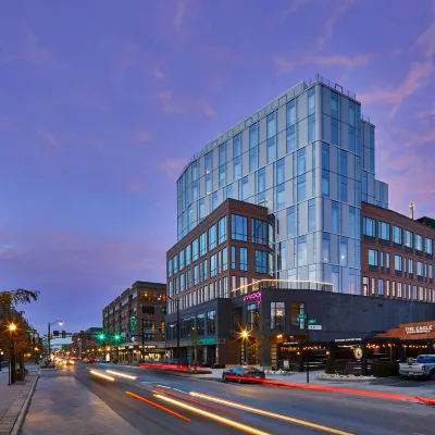 Moxy Columbus Short North Hotels near Greater Columbus Convention Center