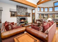 4BD Private Arrowhead Home on Golf Course - Boutique